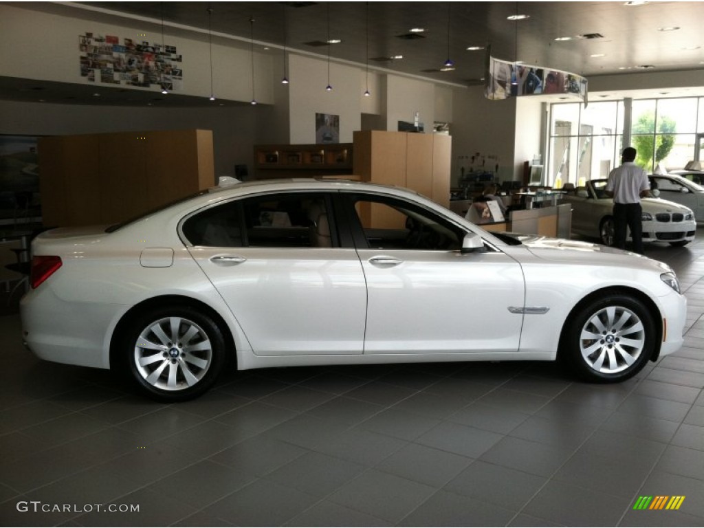 2011 7 Series 750i xDrive Sedan - Mineral White Metallic / Oyster Nappa Leather photo #4