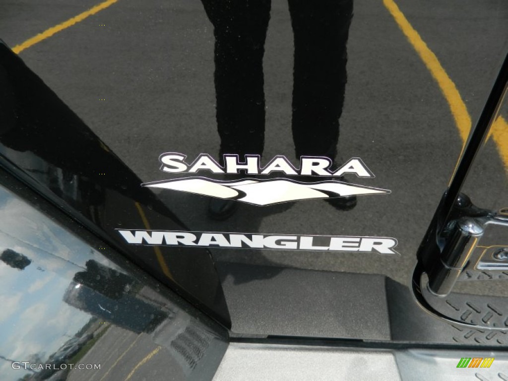 2010 Wrangler Sahara 4x4 - Black / Dark Slate Gray/Medium Slate Gray photo #11
