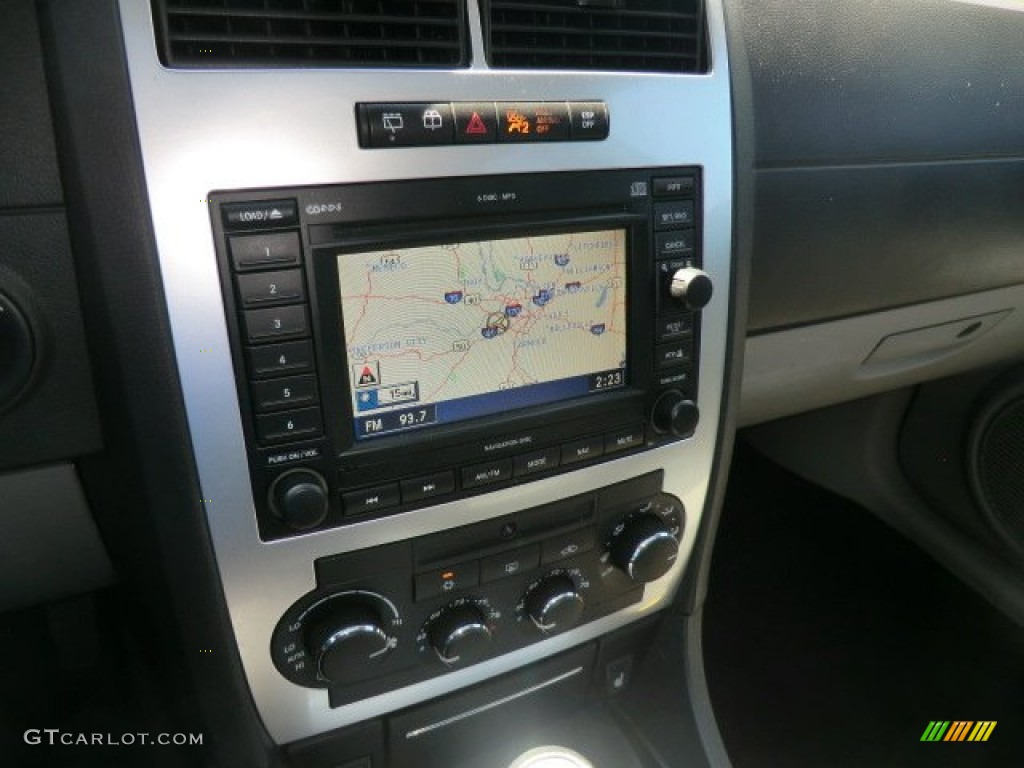 2006 Dodge Magnum SRT-8 Navigation Photos