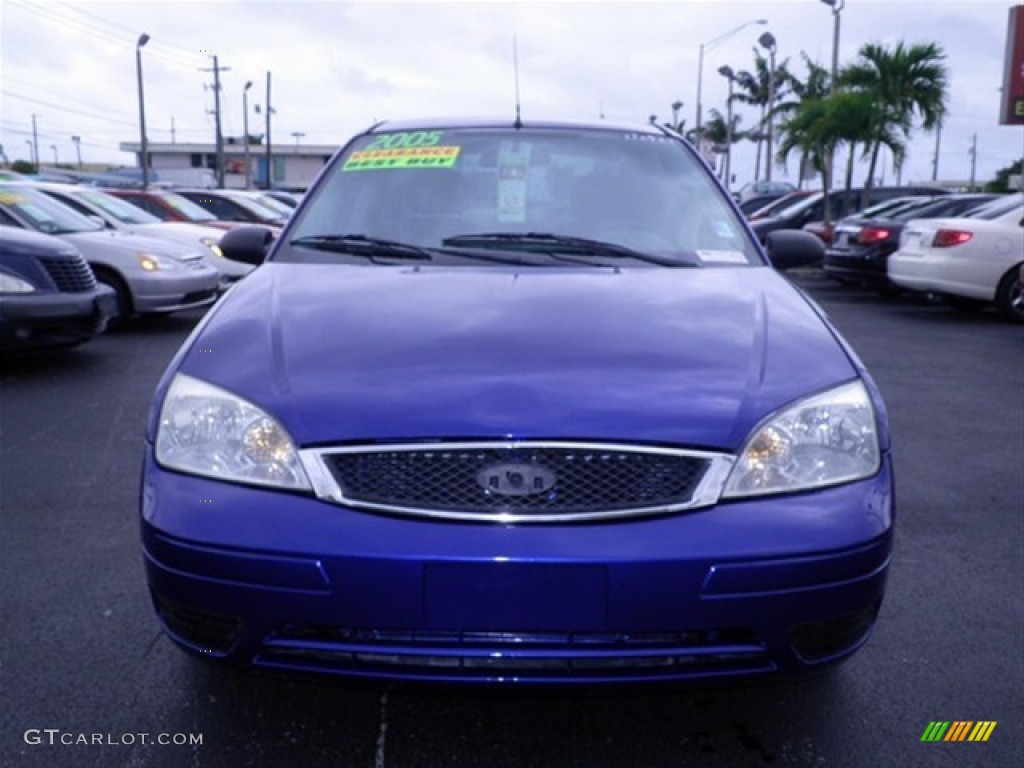 2005 Focus ZX4 S Sedan - Sonic Blue Metallic / Dark Flint/Light Flint photo #3