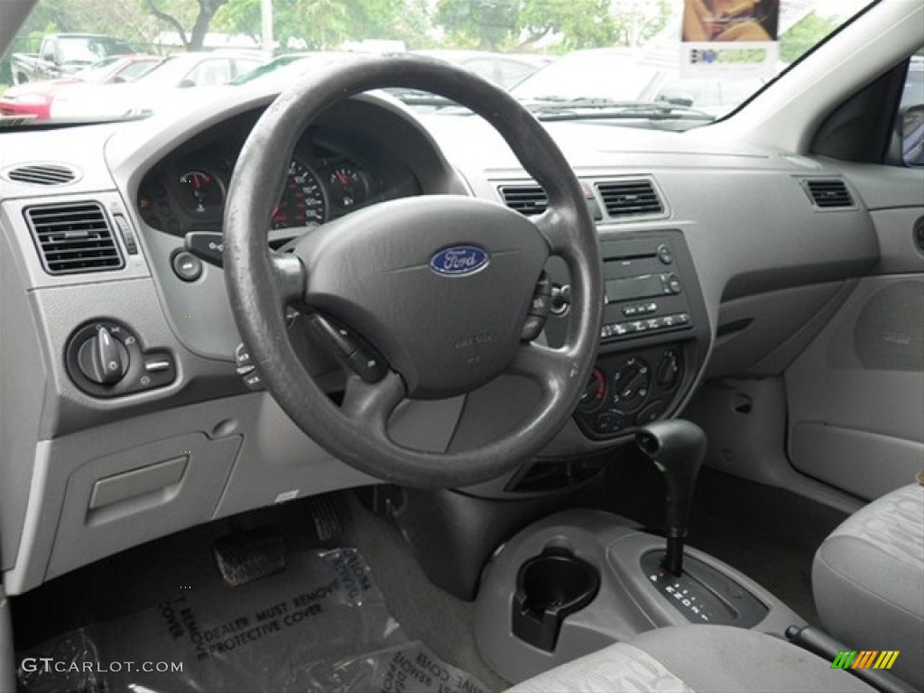 2005 Focus ZX4 S Sedan - Sonic Blue Metallic / Dark Flint/Light Flint photo #24