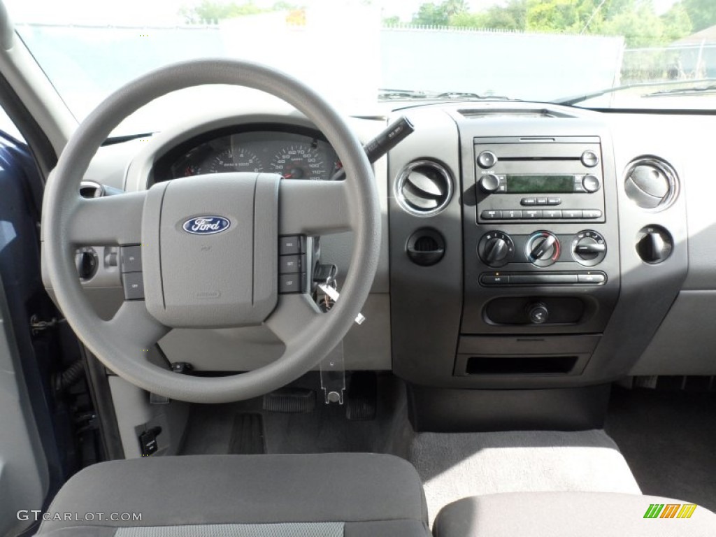 2004 F150 XLT SuperCrew - Medium Wedgewood Blue Metallic / Medium/Dark Flint photo #34