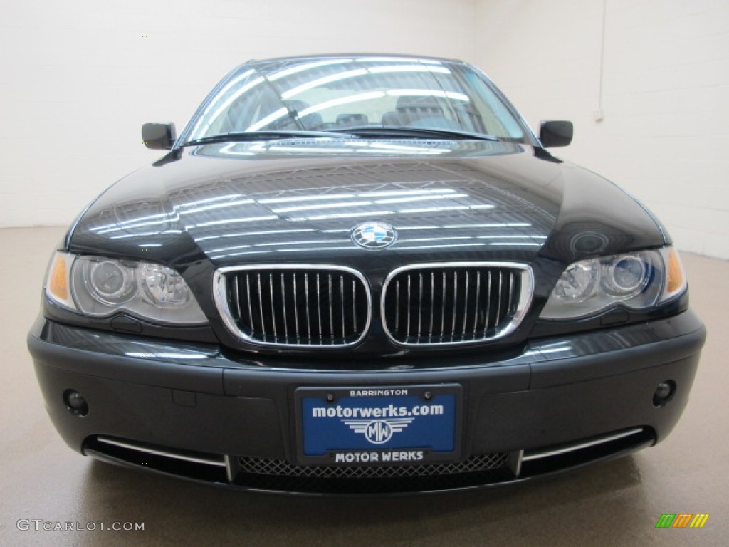 2003 3 Series 330xi Sedan - Jet Black / Black photo #3