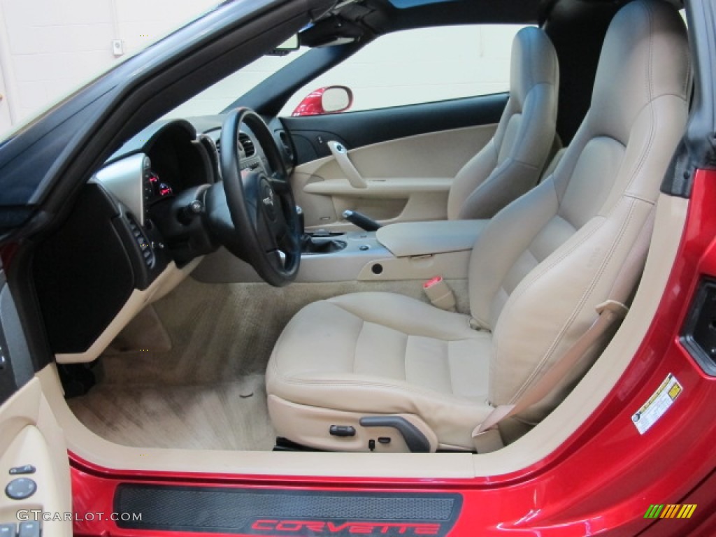 Cashmere Interior 2005 Chevrolet Corvette Coupe Photo #64650841