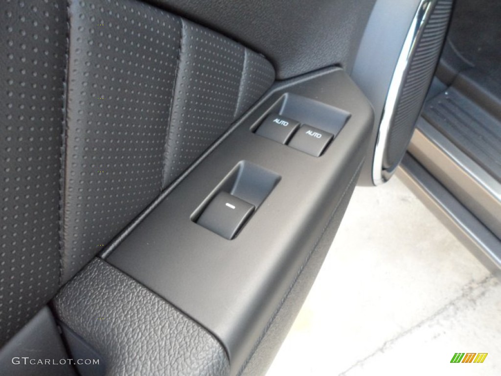 2013 Mustang V6 Premium Convertible - Sterling Gray Metallic / Charcoal Black photo #20