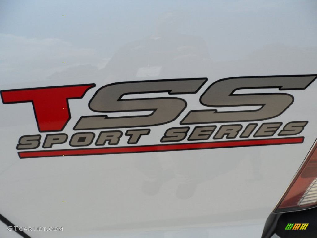 2012 Tacoma V6 TSS Prerunner Double Cab - Super White / Graphite photo #13