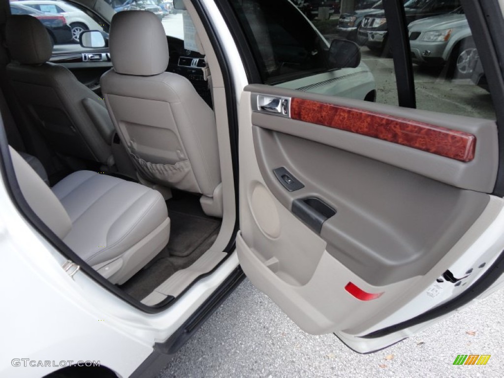2005 Pacifica Touring - Stone White / Light Taupe photo #14