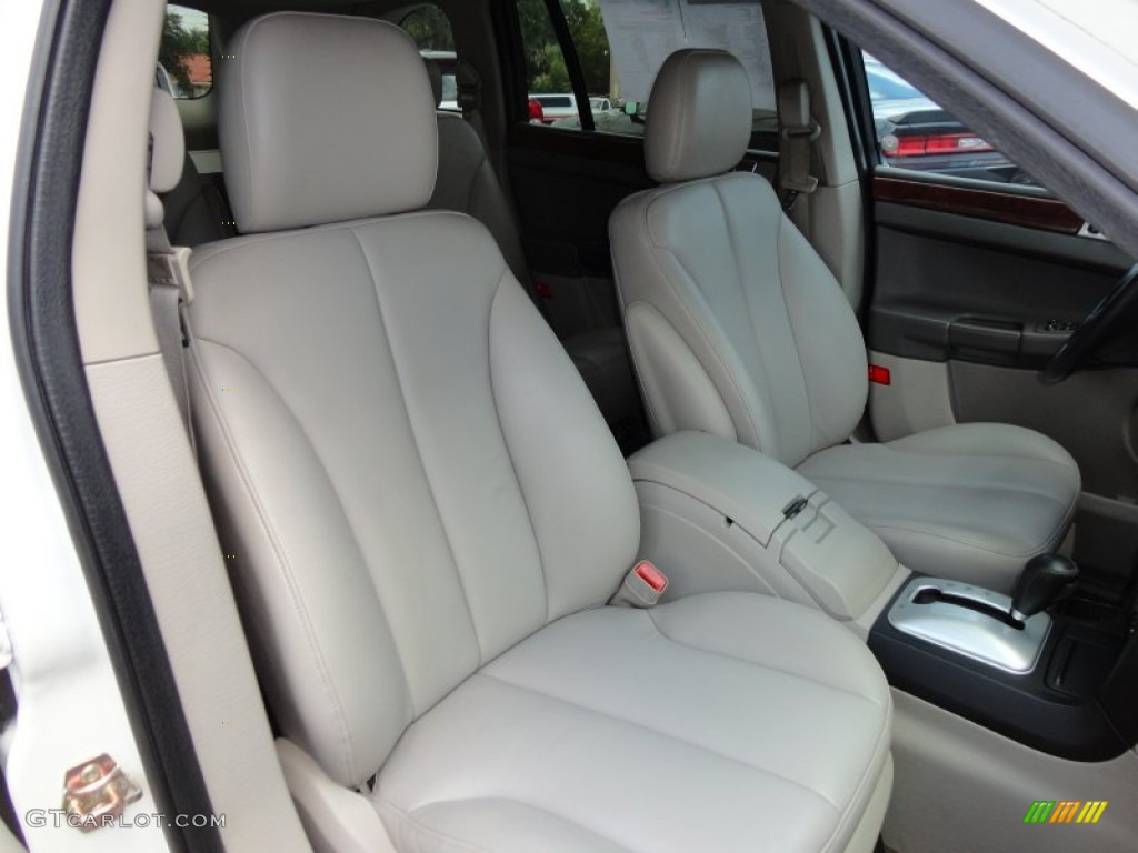 2005 Pacifica Touring - Stone White / Light Taupe photo #18