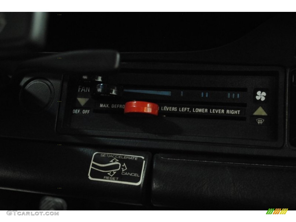 1983 Porsche 911 SC Coupe Controls Photo #64674950