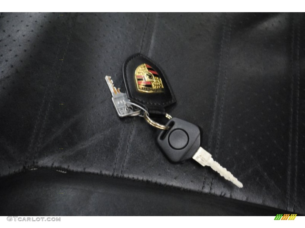 1983 Porsche 911 SC Coupe Keys Photos