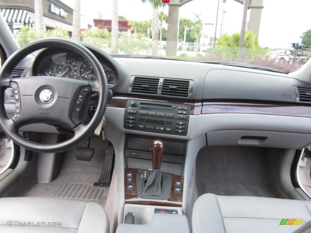 2003 3 Series 325i Sedan - Alpine White / Grey photo #31