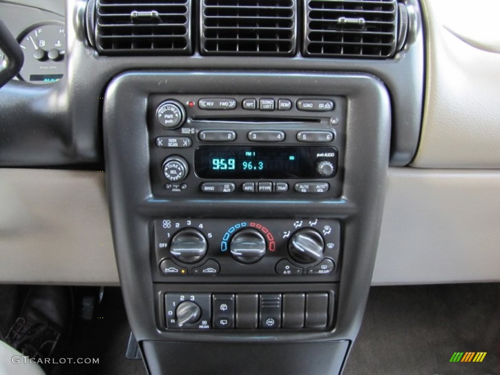 2005 Chevrolet Venture LT Controls Photo #64679477