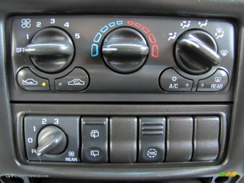 2005 Chevrolet Venture LT Controls Photo #64679489