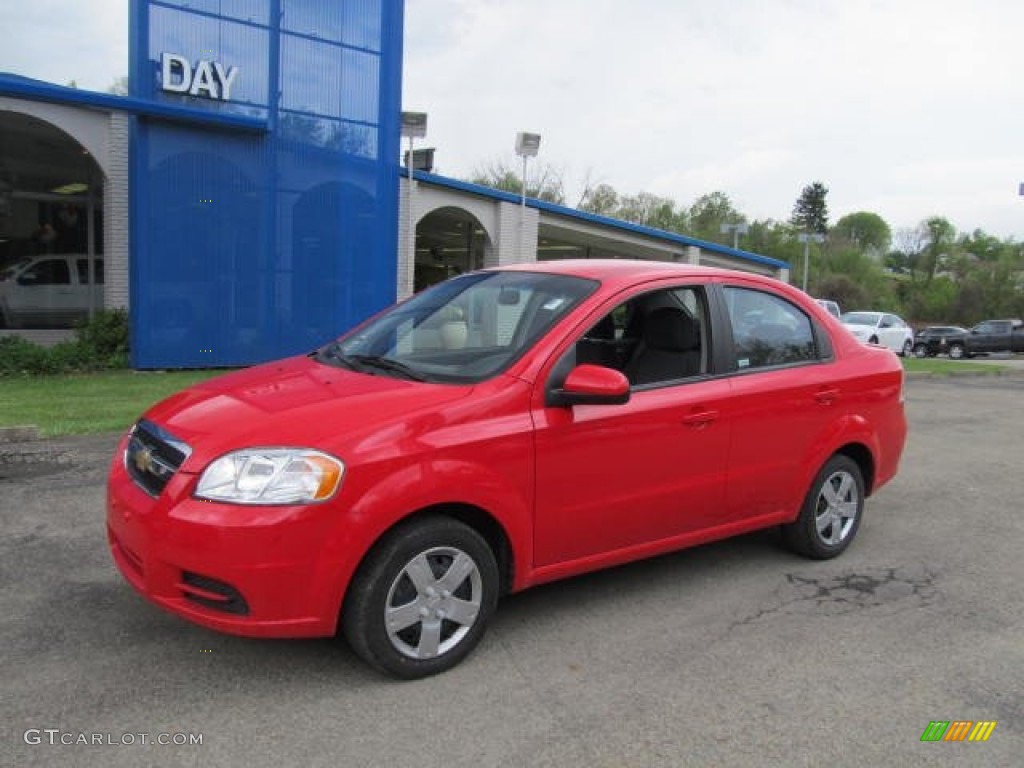 2010 Aveo LT Sedan - Victory Red / Charcoal photo #1