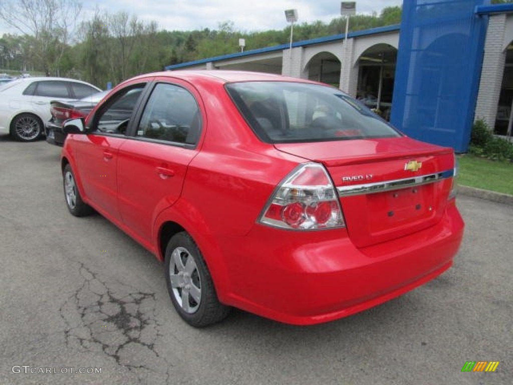2010 Aveo LT Sedan - Victory Red / Charcoal photo #3