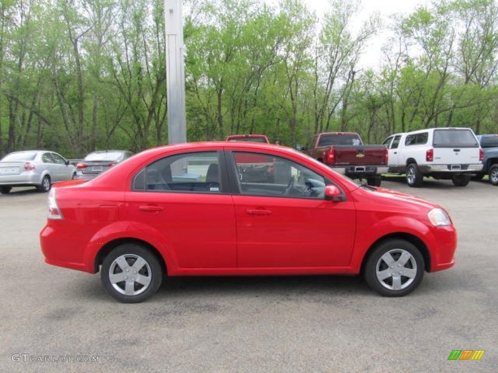 2010 Aveo LT Sedan - Victory Red / Charcoal photo #5