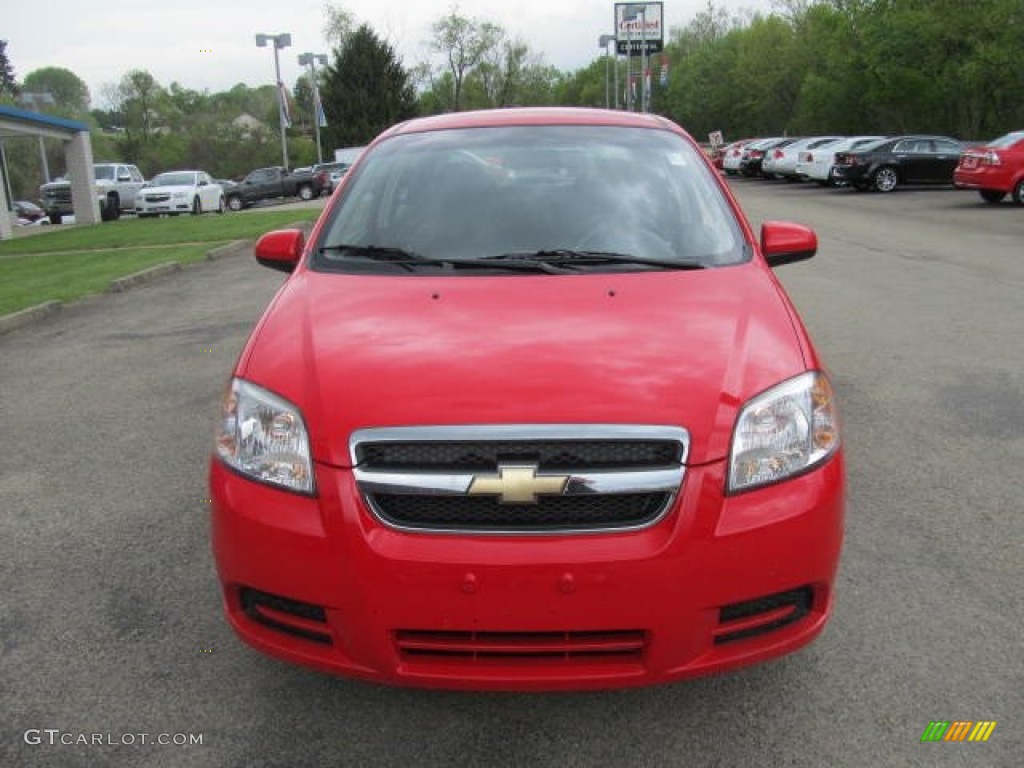 2010 Aveo LT Sedan - Victory Red / Charcoal photo #7