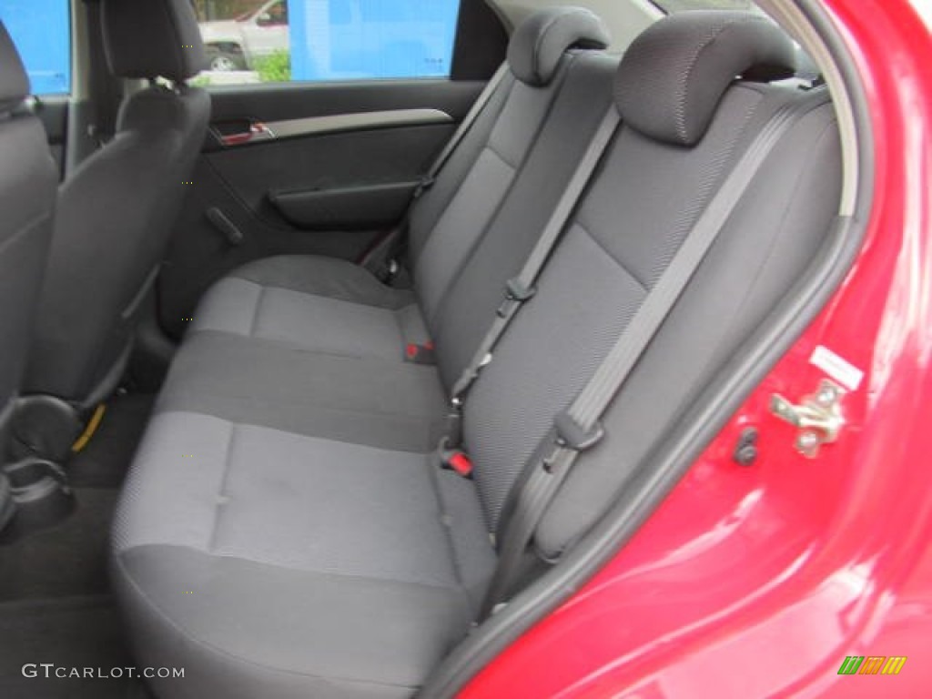 2010 Aveo LT Sedan - Victory Red / Charcoal photo #10