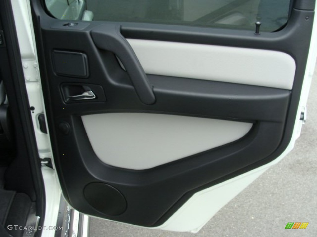 2012 Mercedes-Benz G 550 Ash/Black Door Panel Photo #64680029
