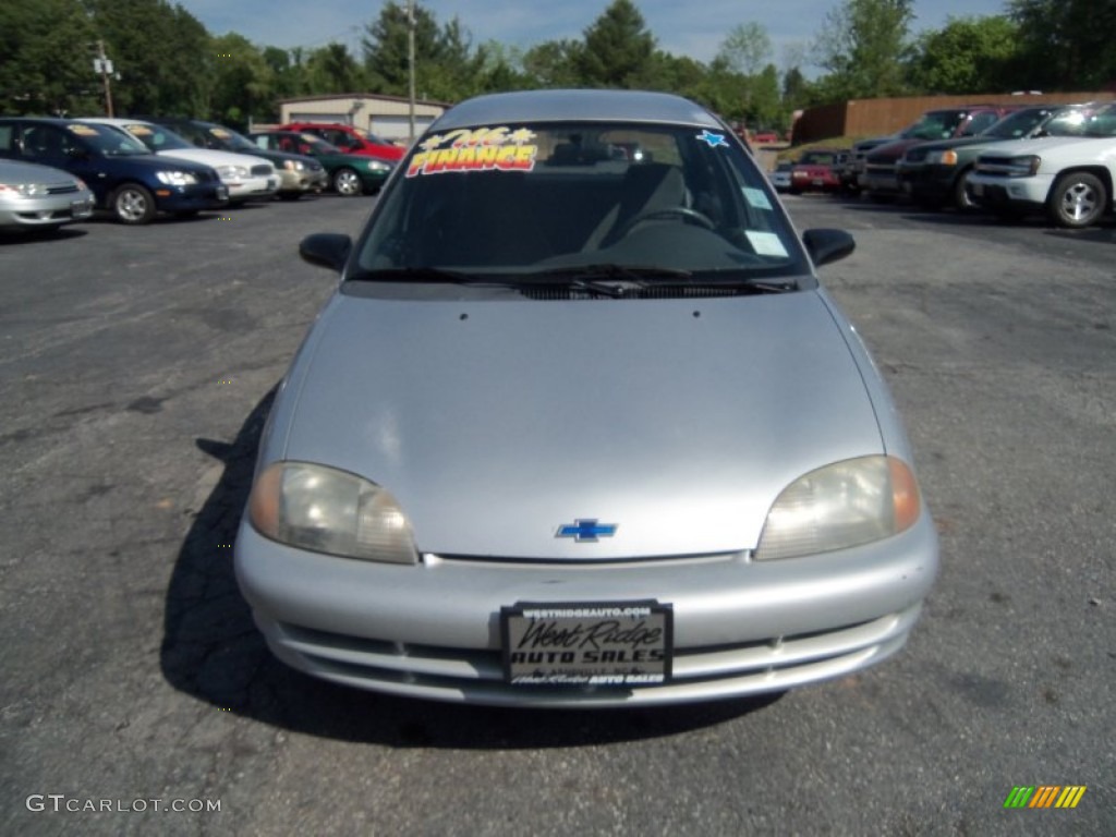 2000 Metro LSi Sedan - Silver Metallic / Gray photo #2
