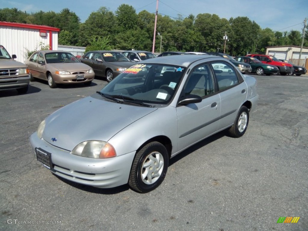 2000 Metro LSi Sedan - Silver Metallic / Gray photo #3