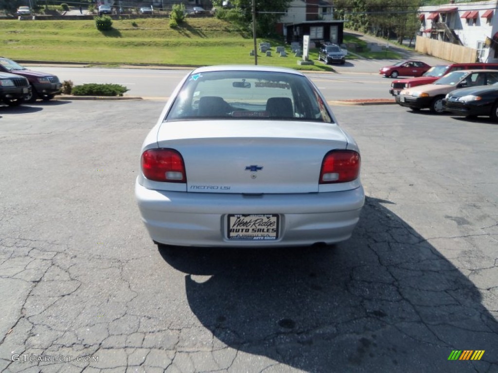 2000 Metro LSi Sedan - Silver Metallic / Gray photo #6