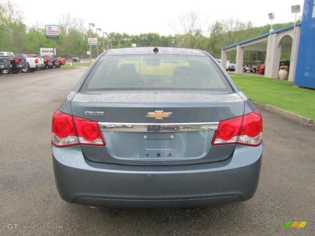 2012 Cruze LS - Blue Granite Metallic / Jet Black/Medium Titanium photo #3