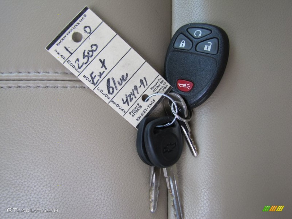 2010 Chevrolet Silverado 2500HD LTZ Extended Cab 4x4 Keys Photo #64682501