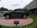 Black - Grand Cherokee Overland 4x4 Photo No. 2