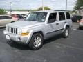 2006 Bright Silver Metallic Jeep Commander   photo #15