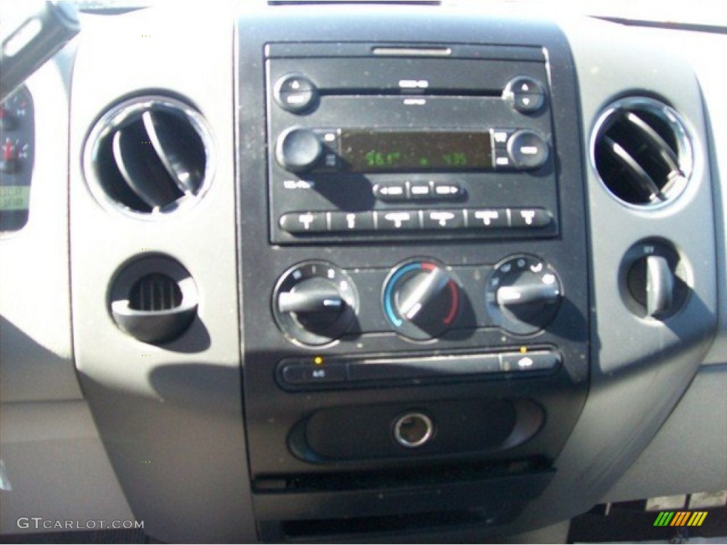 2005 F150 XLT SuperCrew - Bright Red / Medium Flint Grey photo #14