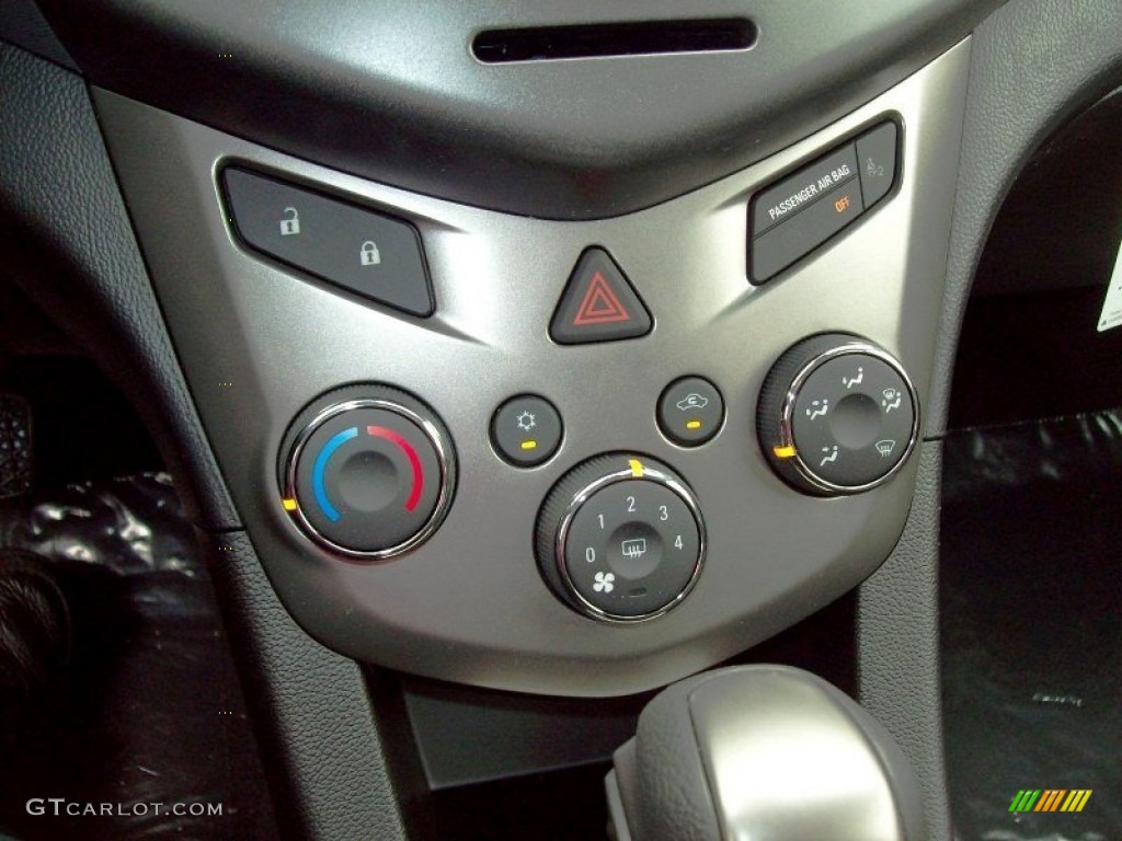 2012 Sonic LT Hatch - Silver Ice Metallic / Jet Black/Dark Titanium photo #23