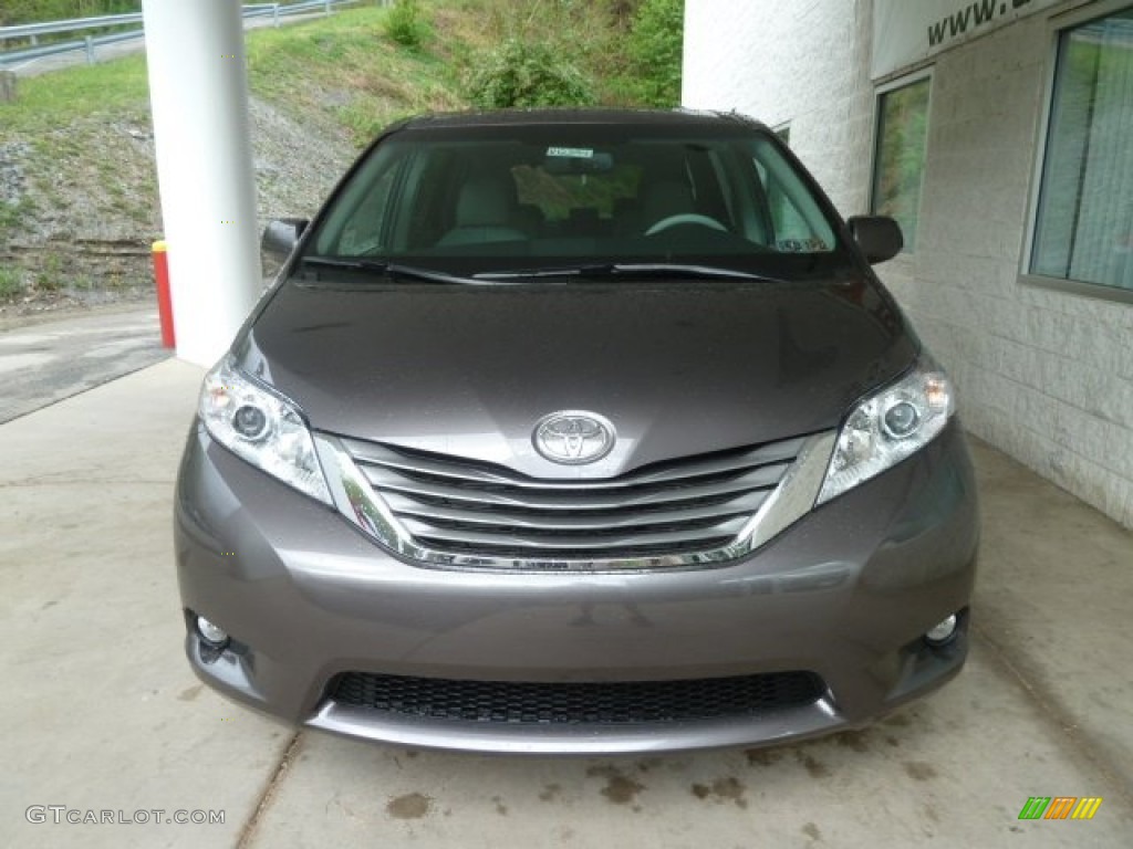 2012 Sienna XLE AWD - Predawn Gray Mica / Light Gray photo #6