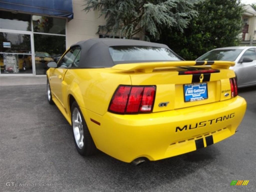 2004 Mustang GT Convertible - Screaming Yellow / Dark Charcoal photo #3