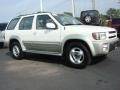 1997 White Pearl Tri-Coat Infiniti QX4 4x4  photo #2