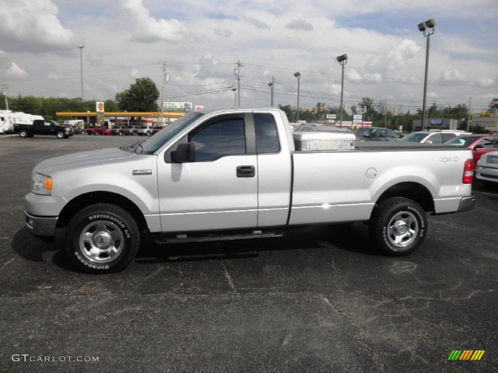 2005 F150 XLT Regular Cab 4x4 - Silver Metallic / Medium Flint Grey photo #4