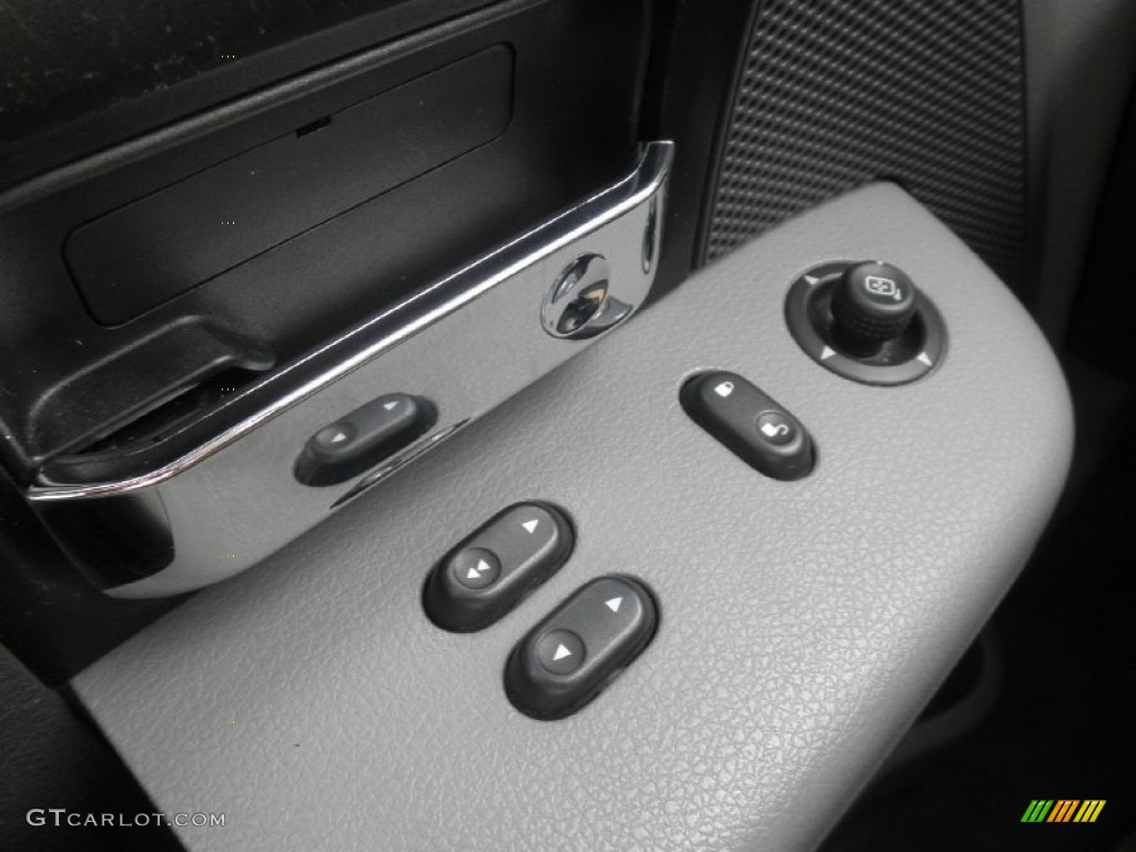 2005 F150 XLT Regular Cab 4x4 - Silver Metallic / Medium Flint Grey photo #12