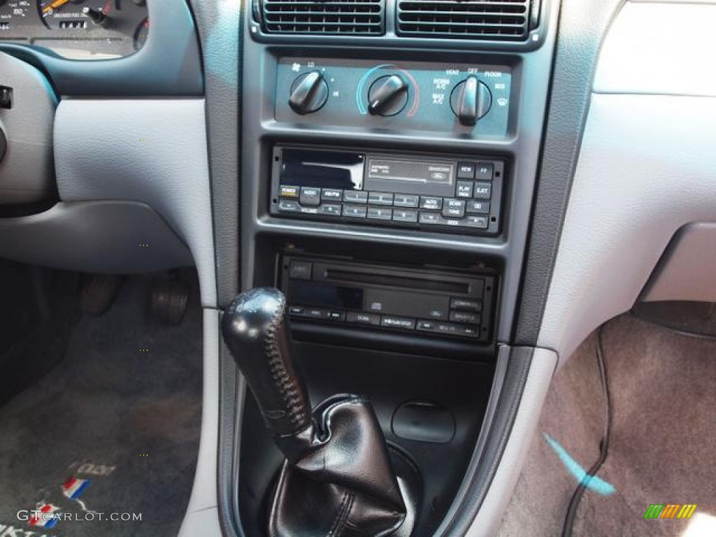 1994 Ford Mustang GT Coupe Controls Photos