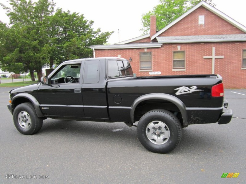 2003 S10 ZR2 Extended Cab 4x4 - Black Onyx / Graphite photo #4