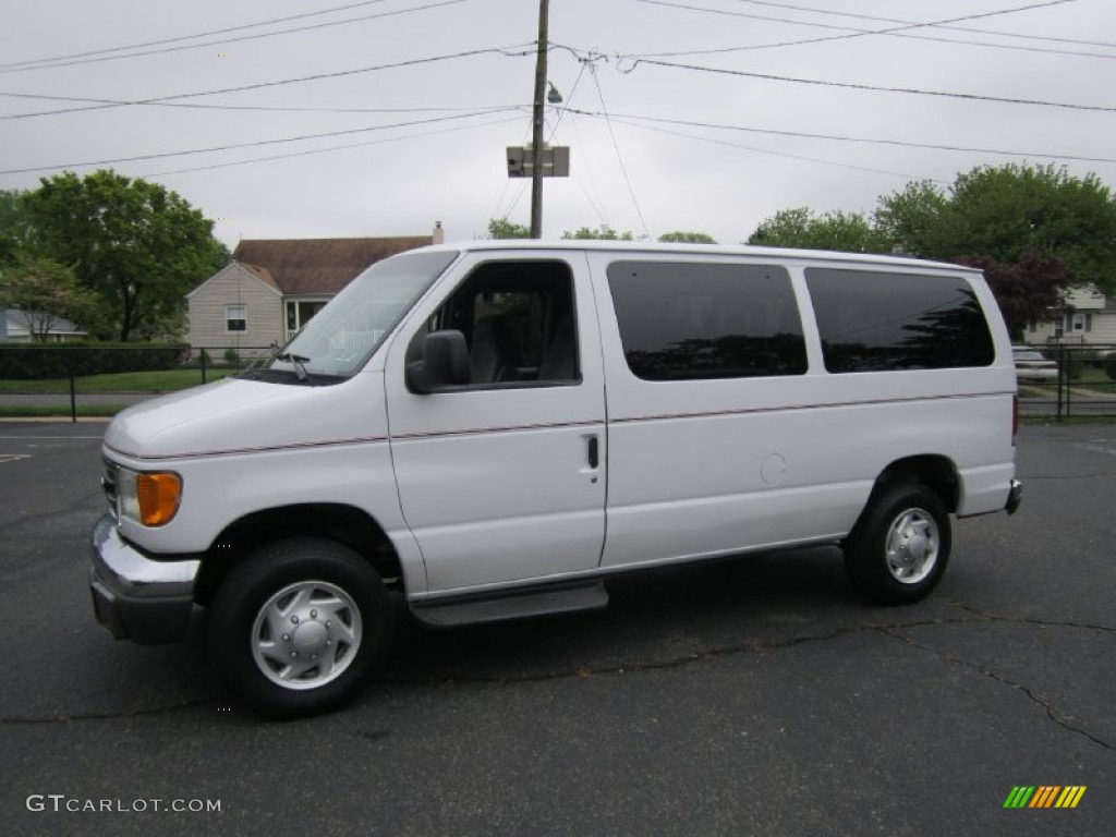 2004 Ford E Series Van E350 Super Duty XLT Passenger Exterior Photos