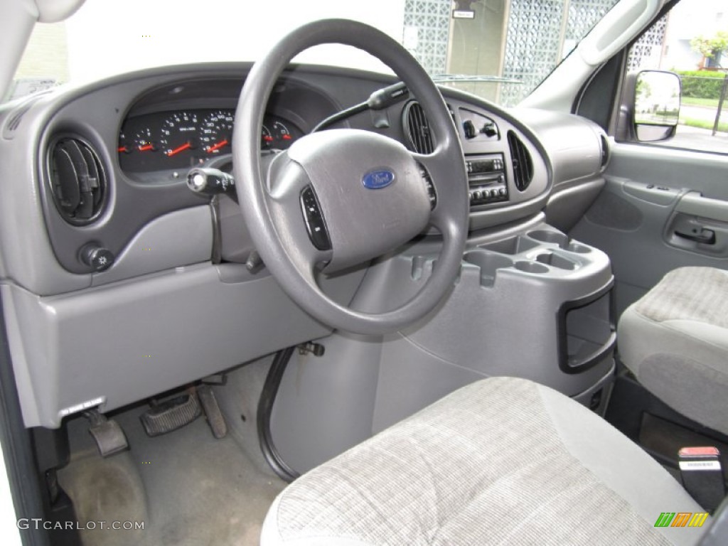 2004 Ford E Series Van E350 Super Duty XLT Passenger Medium Flint Dashboard Photo #64724544
