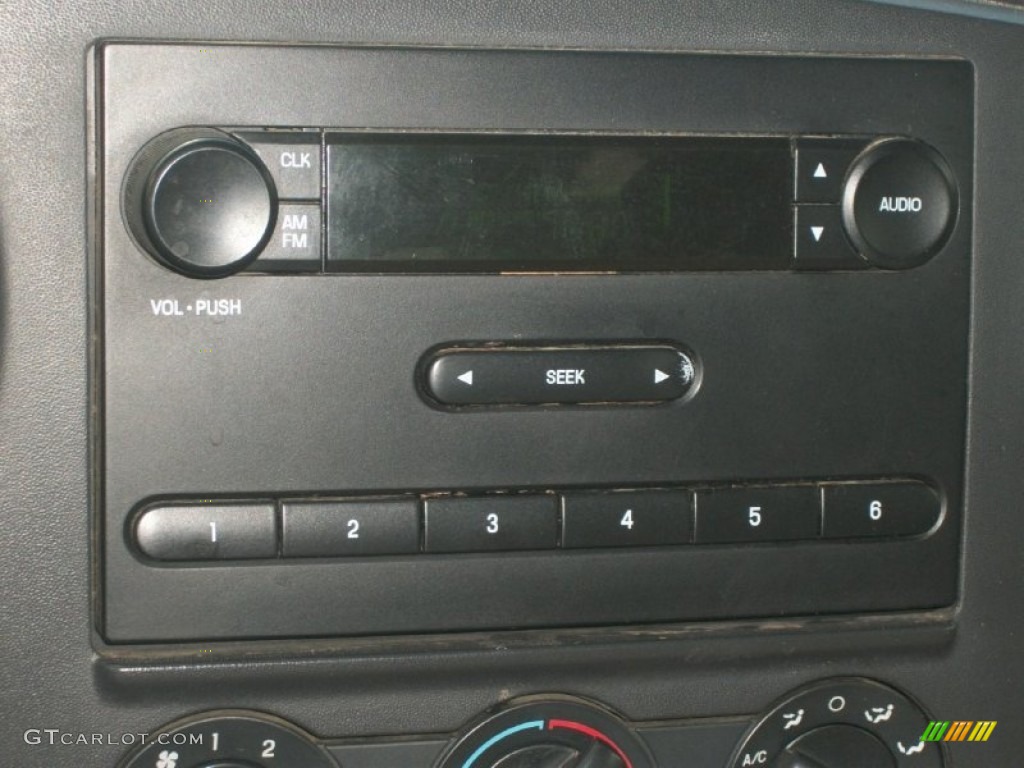 2006 Ford F250 Super Duty XL SuperCab Audio System Photo #64727874