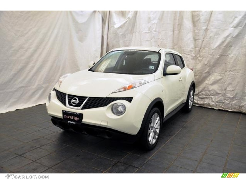 2011 Juke S AWD - White Pearl / Black/Silver Trim photo #1