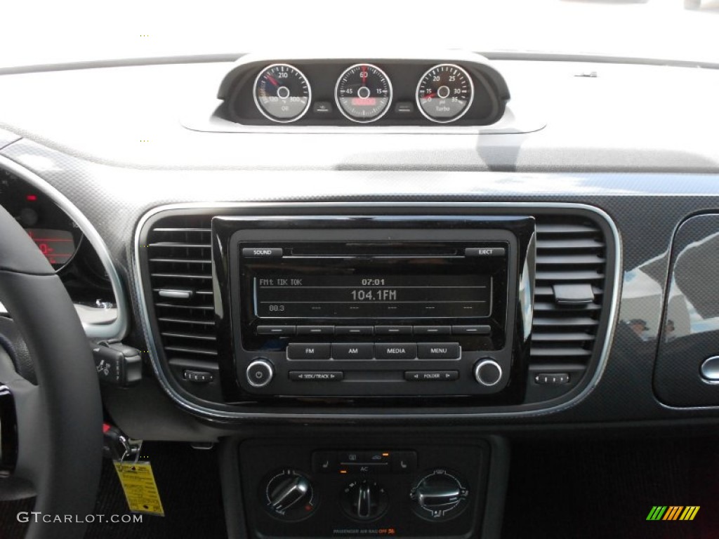 2012 Volkswagen Beetle Turbo Controls Photo #64732269
