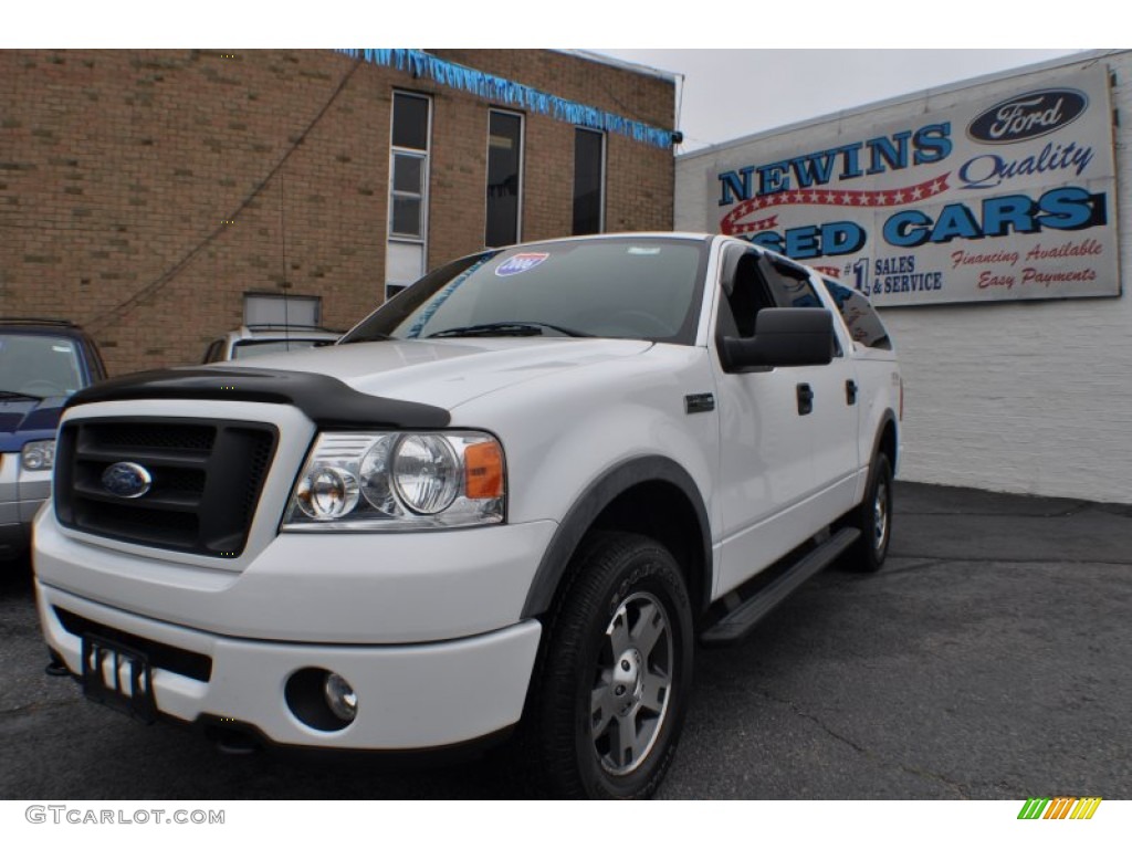 2006 F150 FX4 SuperCrew 4x4 - Oxford White / Medium/Dark Flint photo #1