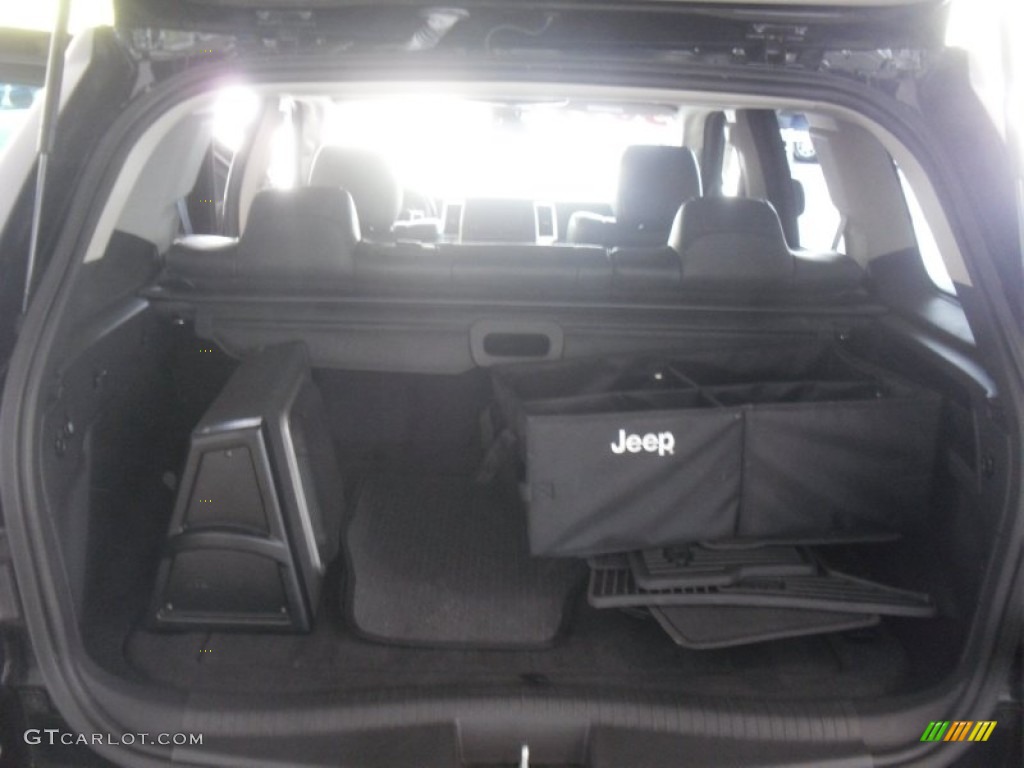 2009 Jeep Grand Cherokee SRT-8 4x4 Trunk Photo #64737426