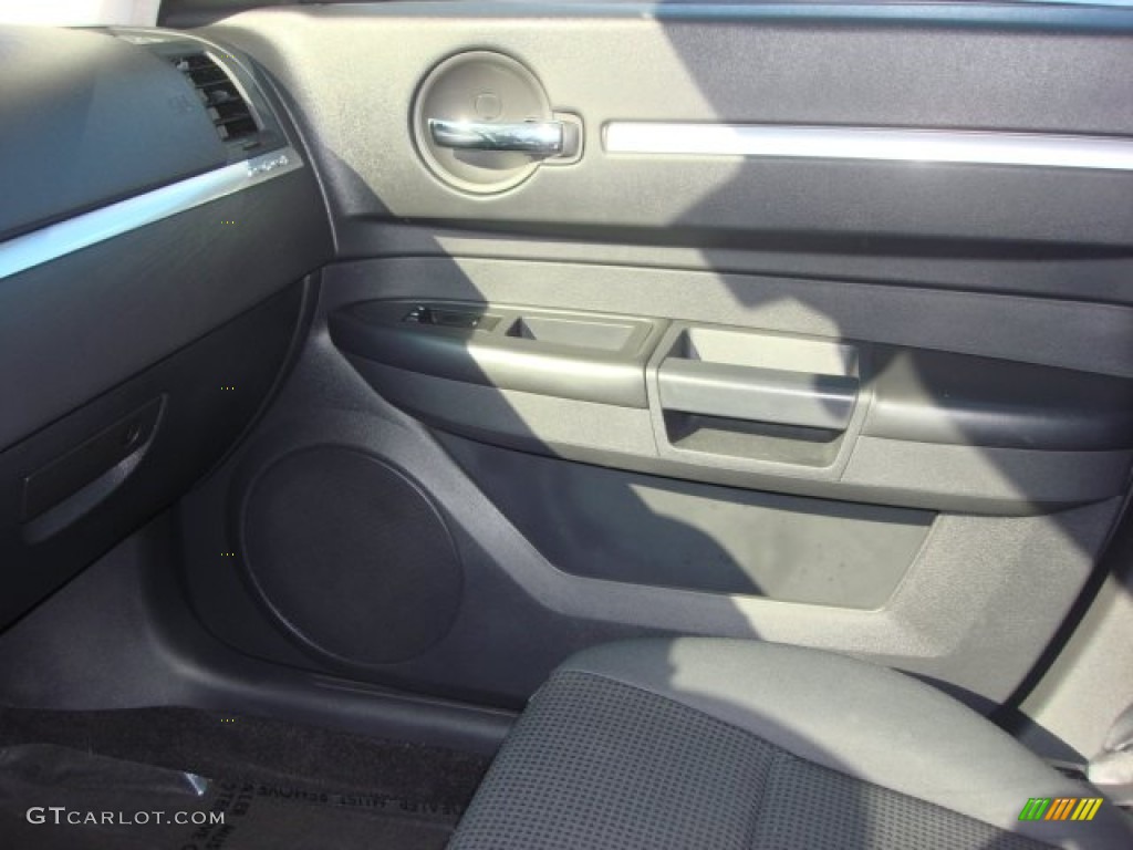 2008 Charger SE - Cool Vanilla Clear Coat / Dark Slate Gray photo #16