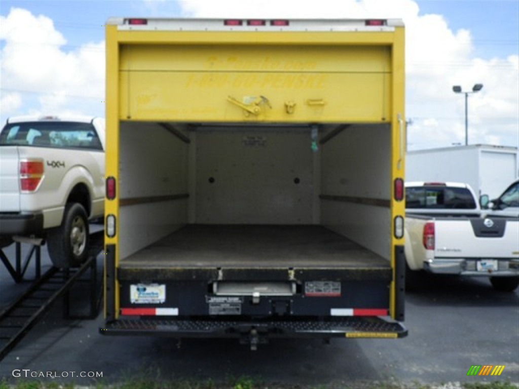 2008 Savana Cutaway 3500 Commercial Moving Truck - Yellow / Medium Pewter photo #18