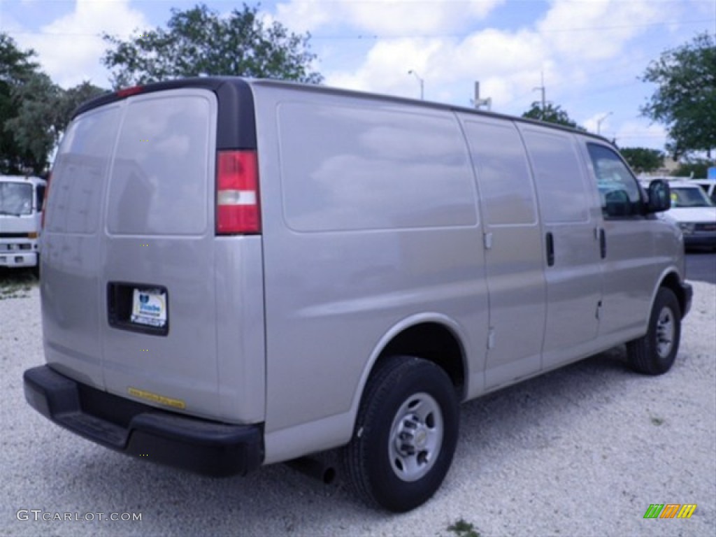 2006 Express 2500 Commercial Van - Graystone Metallic / Medium Dark Pewter photo #9