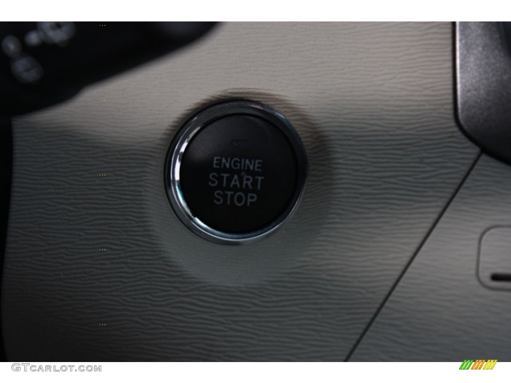 2011 Sienna Limited AWD - Super White / Bisque photo #19